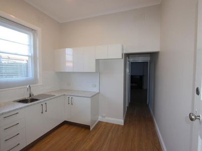 2 / 12 Thomas Street, Geelong West