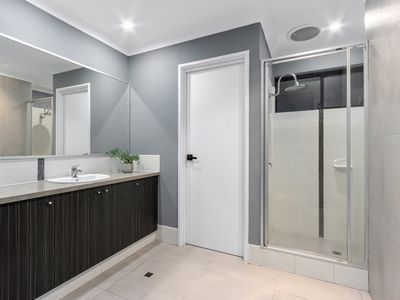 64 Hillhouse Way, Piara Waters