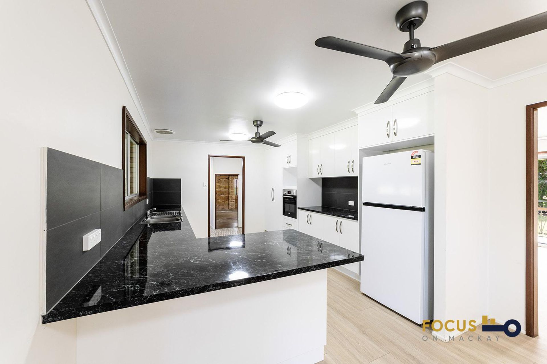 126 Beach Rd, Sarina