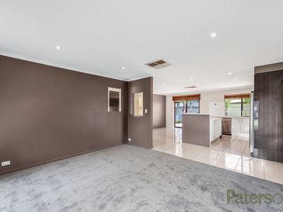 20 Warburton Drive, Woodcroft