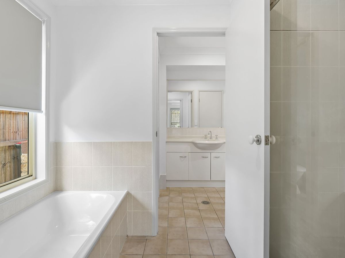 15 / 7 Titania Street, Morningside