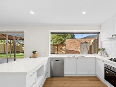12 Sittella Court, Werribee