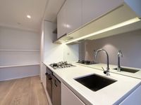 unit 302 / 150 Dudley Street, West Melbourne