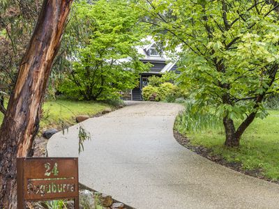 24 Blanche Parade, Mount Macedon