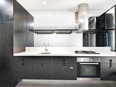 1612 / 12 Claremont Street, South Yarra