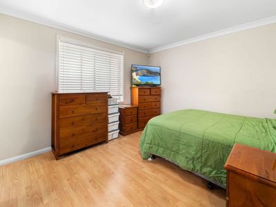 12 Wyattville Drive, West Hoxton