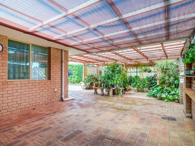 2B Eaglemont Drive, Swan View