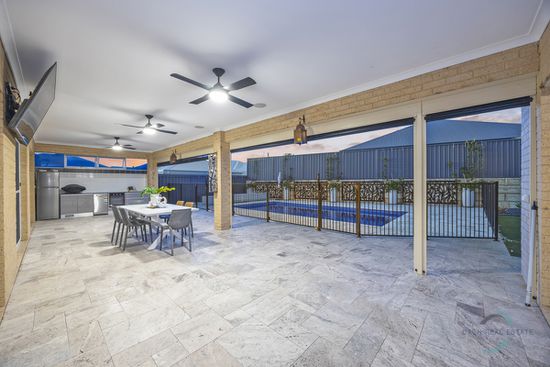 5 Scarlet Close, Tapping