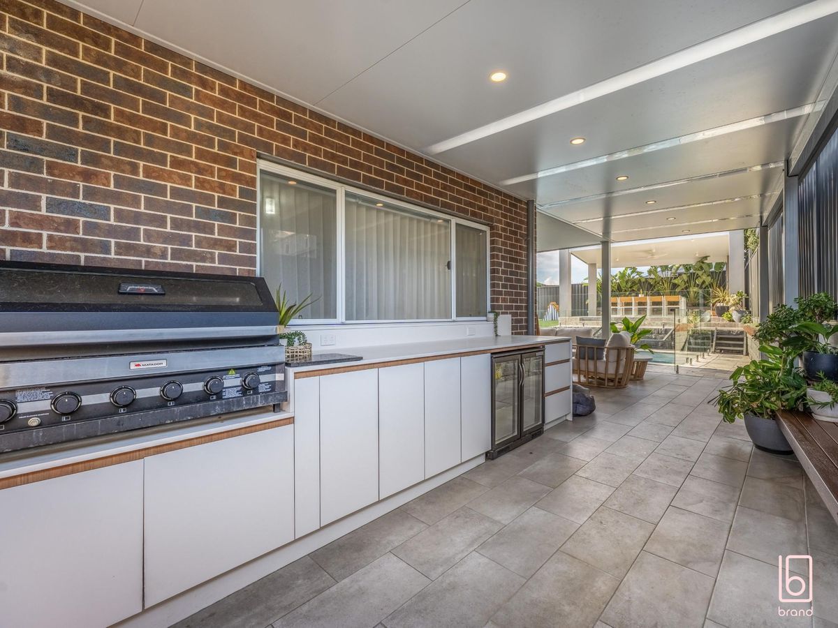 4 Freesia Way, Hamlyn Terrace