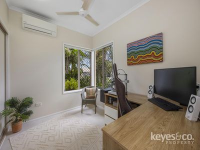 10 Carisbrooke Court, Annandale
