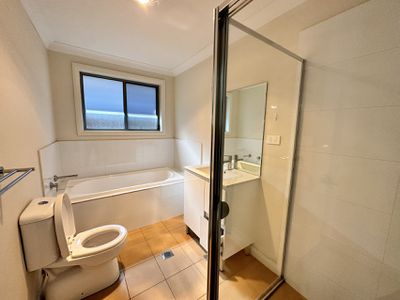 27 Courtney Loop, Oran Park