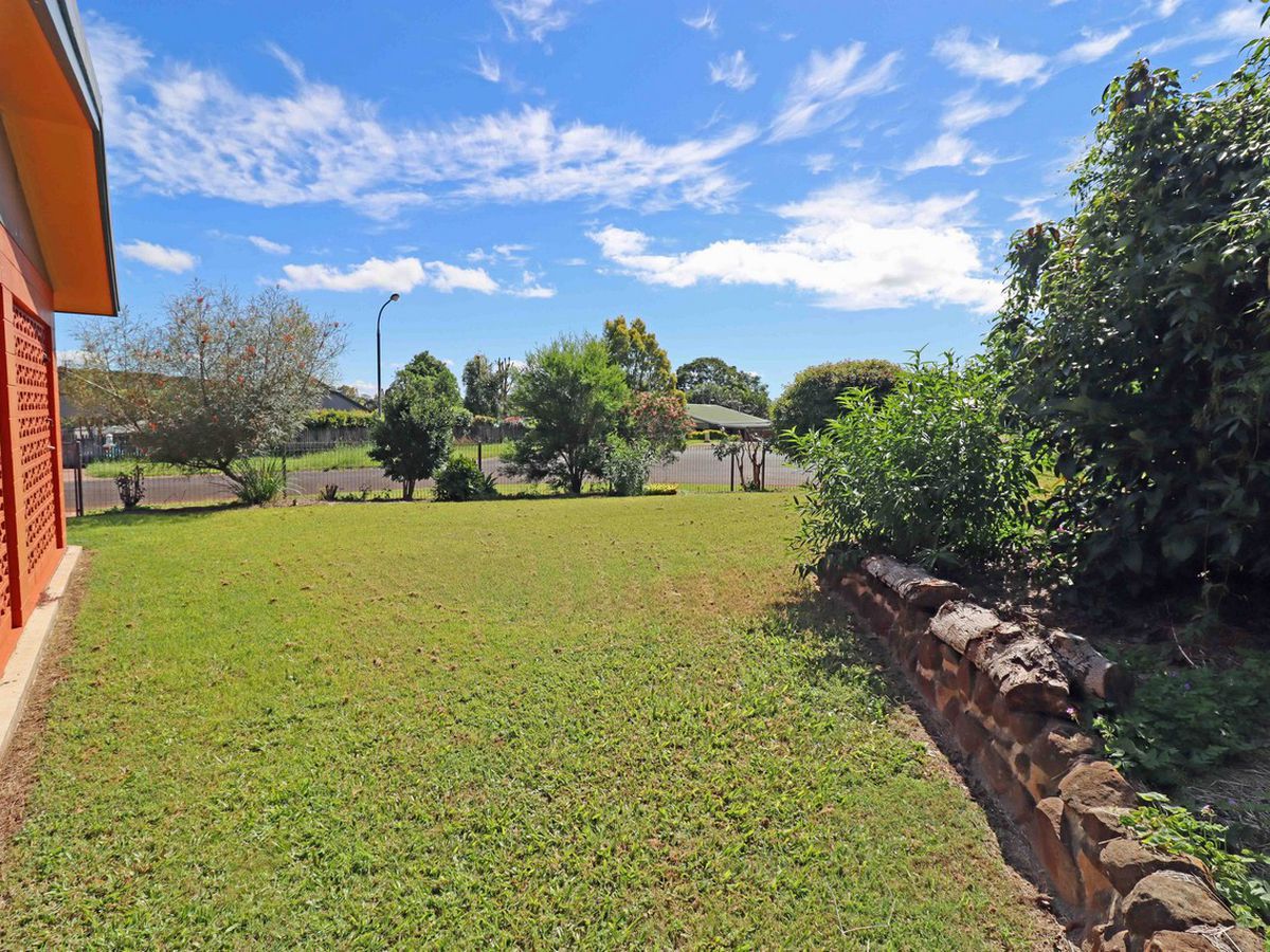 1 Paula Close, Atherton