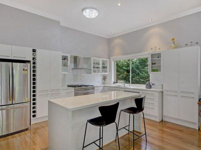 32 Baker Street, Oatley