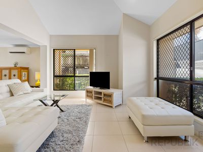 2 / 101 EUGAREE STREET, Southport