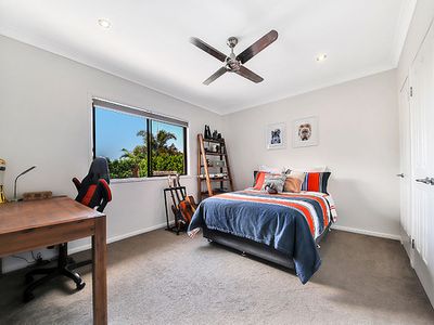 8 Blue Gum Place, Wakerley