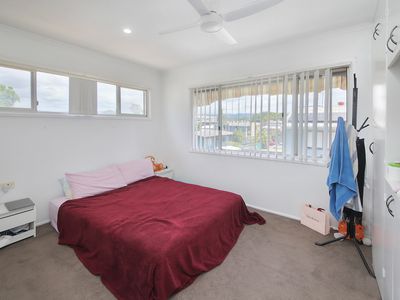 11 Nerang Broadbeach Road, Nerang