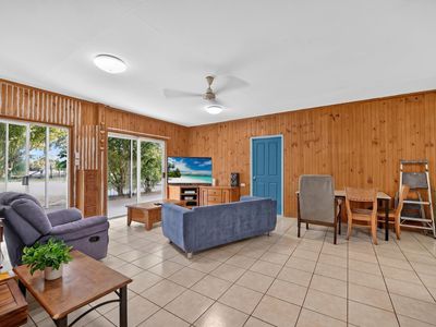 1446 Midge Point Road, Midge Point