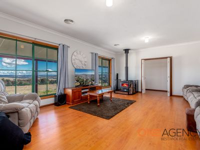 112 James White Drive, Fosters Valley