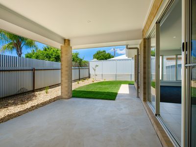 2 / 1 PEACOCK AVENUE, Wodonga