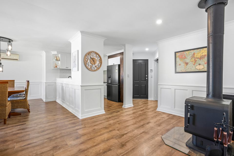 24 MANLY CRESCENT, Warnbro
