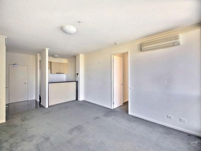 207/83 Whiteman Street, Southbank