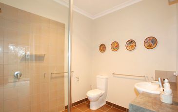 2 Brennan Avenue, Beaconsfield Upper
