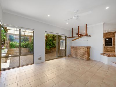 21 Mapstone Gardens, Murdoch