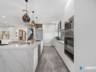 6 Meadows Road, Cabramatta West