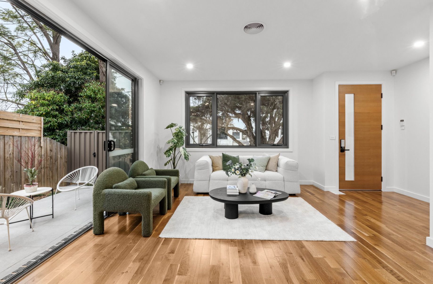 1 / 12 Ascot Street, Doncaster East