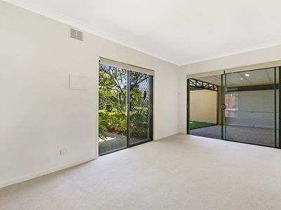 2 / 21 Mason Street, Southport