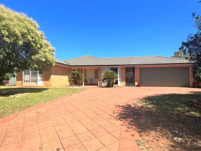 1 Barwon Way, Dubbo