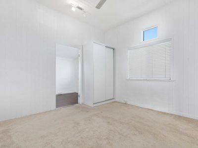 1 / 120 Cypress, Torquay