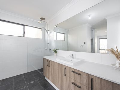 14 Ferrolana Chase, Madora Bay