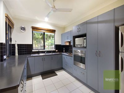 6 Barwin Court, Douglas