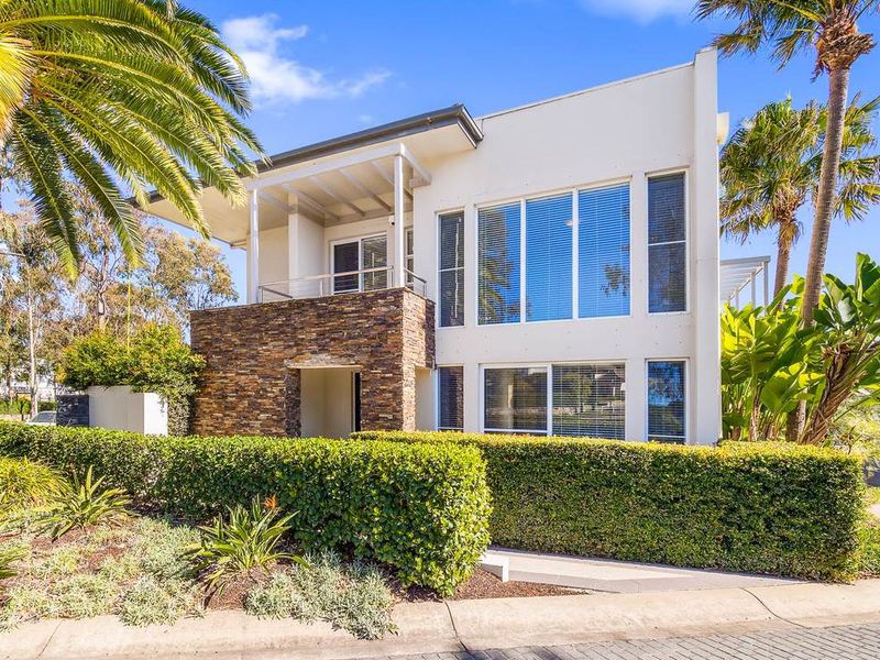 2 Waterstone Crescent,, Bella Vista