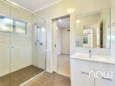 15 Connaught Court, Bakewell
