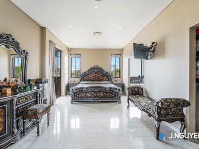 40 Oxford Street, Smithfield