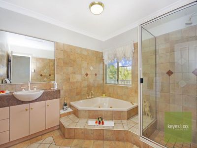 9 Cardwell Court, Kirwan