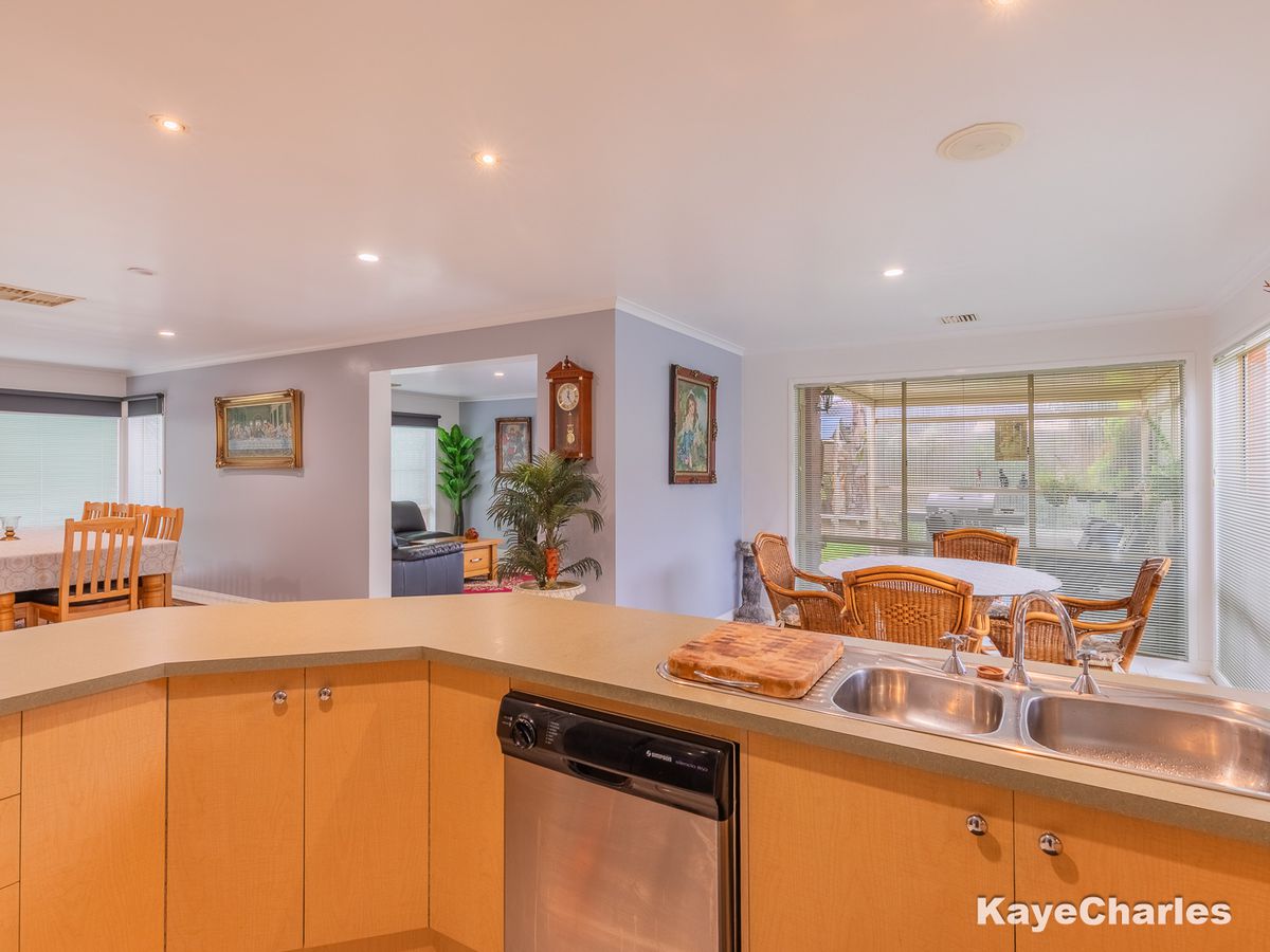 16 Highton Court, Beaconsfield