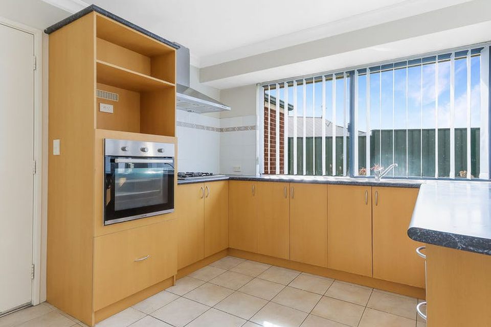 10 Bluefields Parkway , Port Kennedy