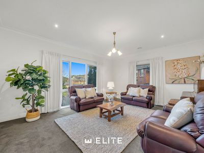 6 Ascot Rise, Berwick