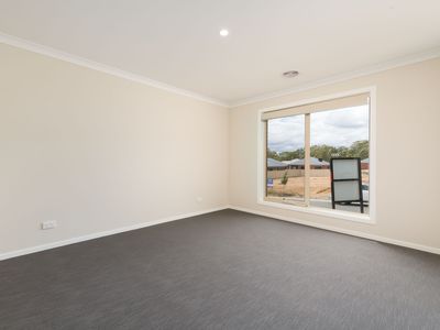 37  DARTNELL CRESCENT, Wodonga