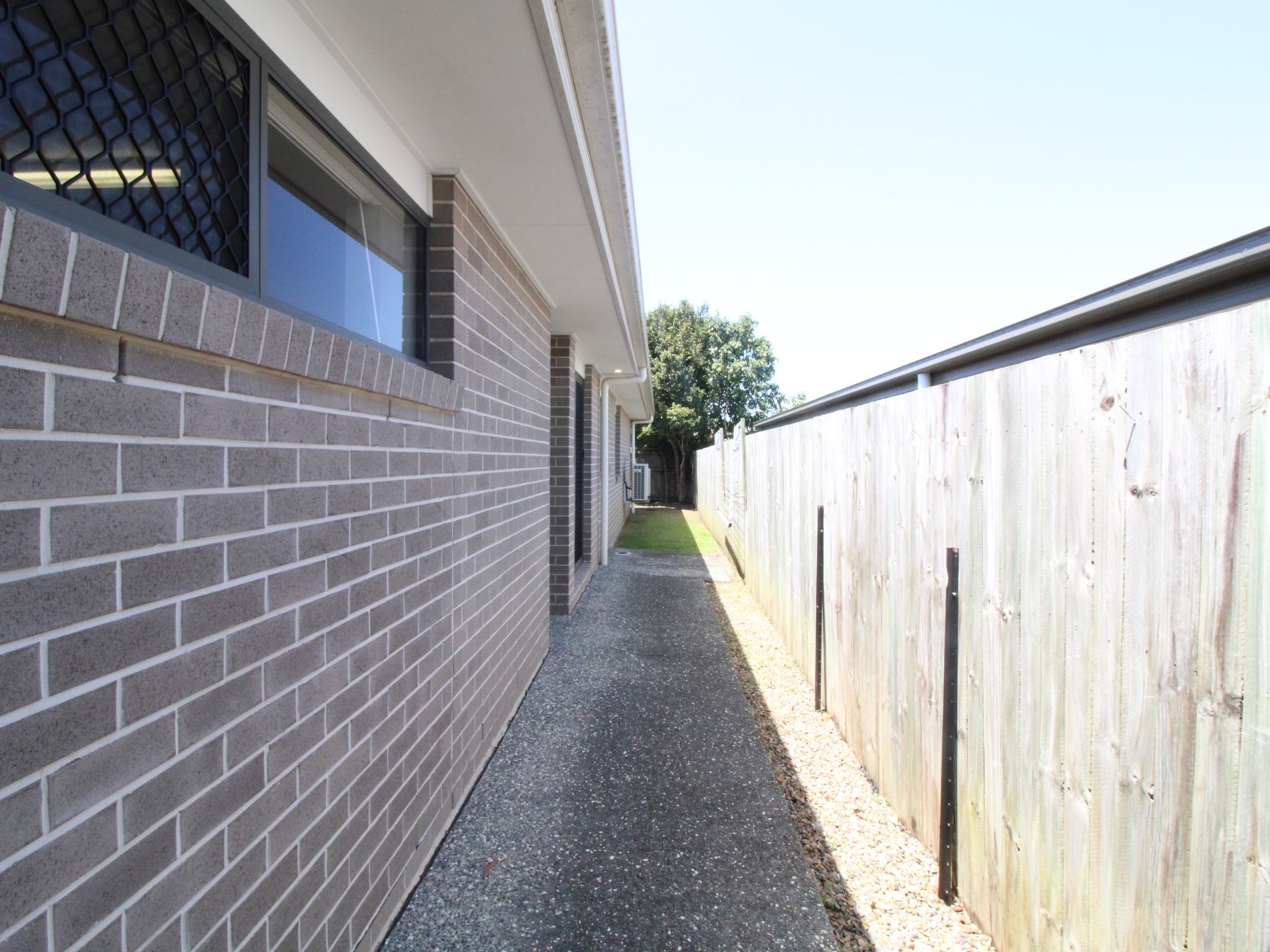 2 / 10 Firestone Avenue, Pimpama