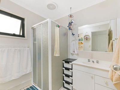 241 / 4 Melody Court, Warana