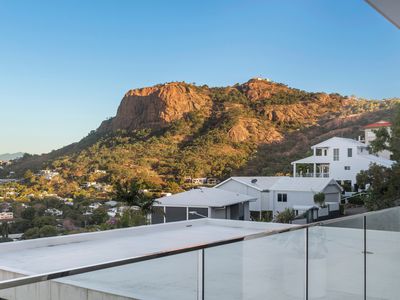 1 Balmoral Drive, Castle Hill