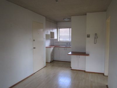 4 / 16 Hurry Crescent, Warrawong