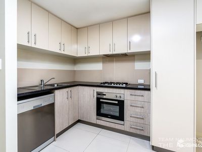 2 / 17 Stroughton Road, Westminster