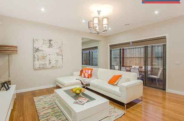 30 Perugia Avenue, Greenvale