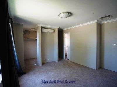 32 Ripplevale Circle, Carramar