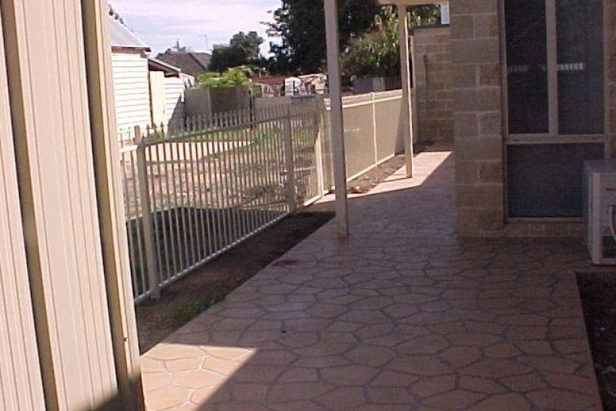 4 / 9 CHENERY Street, Mansfield